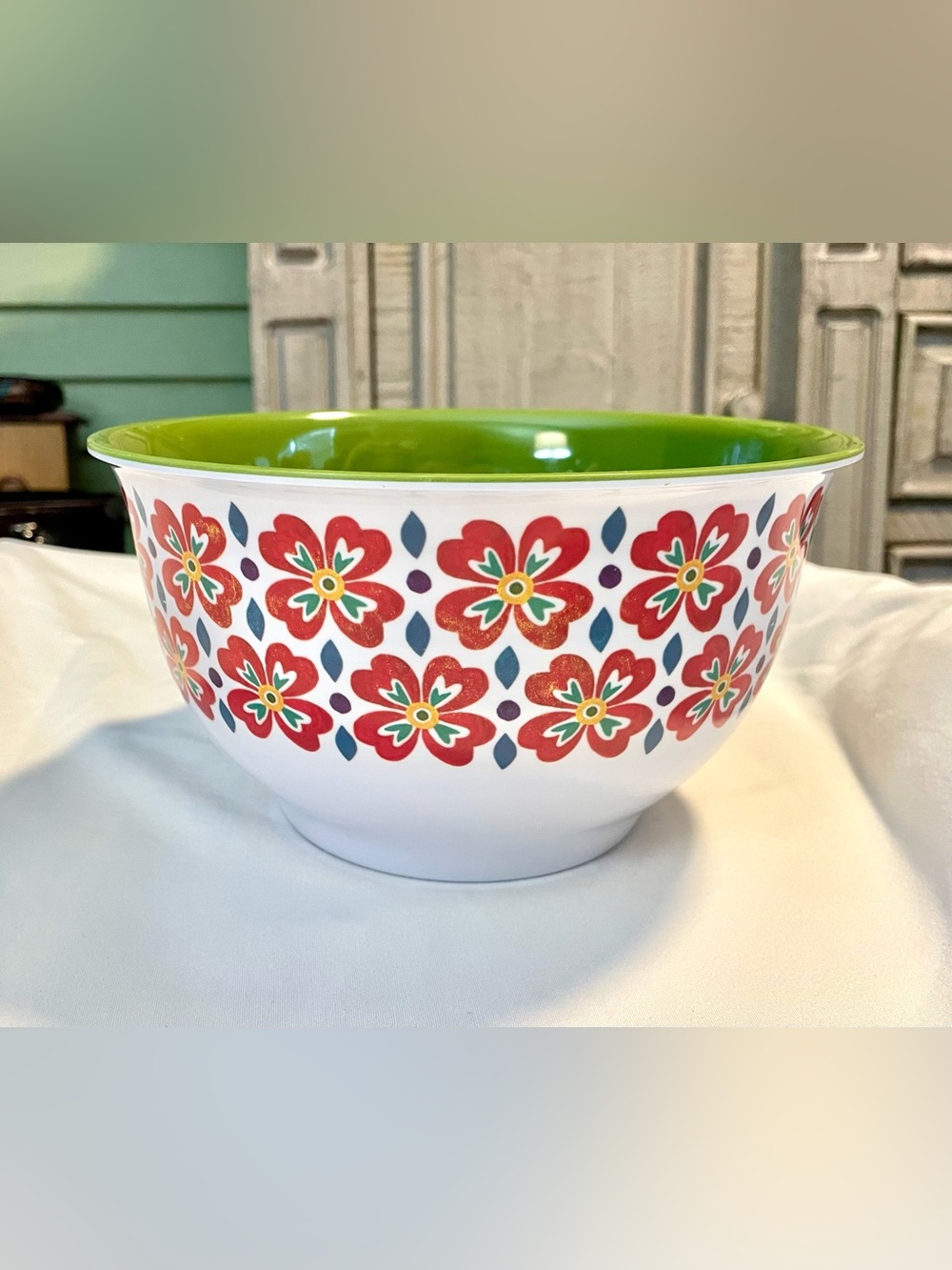 The Pioneer Woman Melamine Floral Pattern Mixing/Serving Bowl- MCM Kitchen Style
